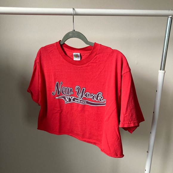 Cropped graphic tee - Picture 1 of 5